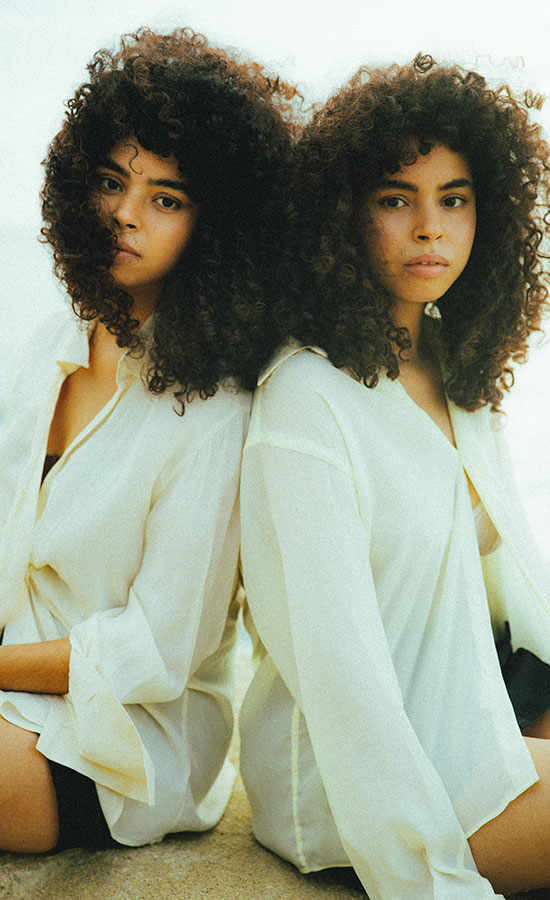 Ahlam & Amani Meddane<br /><span class="model-data-overview">EU 170cm | US 5’7”</span>