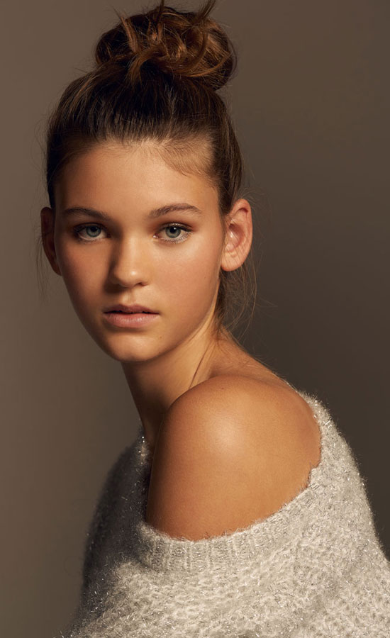 Laura Offermann<br /><span class="model-data-overview">EU 175cm | US 5′ 8.5”</span>